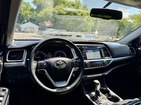 Used 2016 Toyota Highlander XLE w/ Protection Package #3 AWD/4WD image 14
