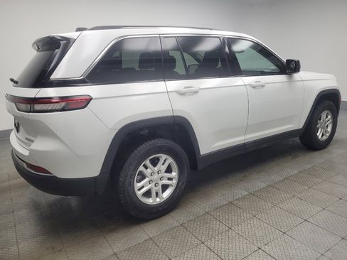Used 2023 Jeep Grand Cherokee Laredo w/ Luxury Tech Group I AWD/4WD image 10