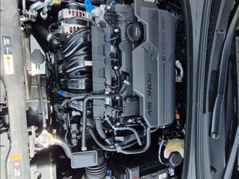 New 2026 Hyundai Elantra SE FWD image 15