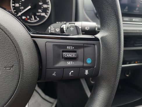 Used 2023 Nissan Rogue SV image 22