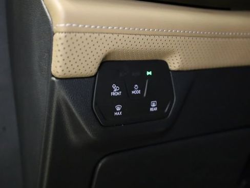 Used 2024 Volkswagen Atlas Cross Sport SE image 14