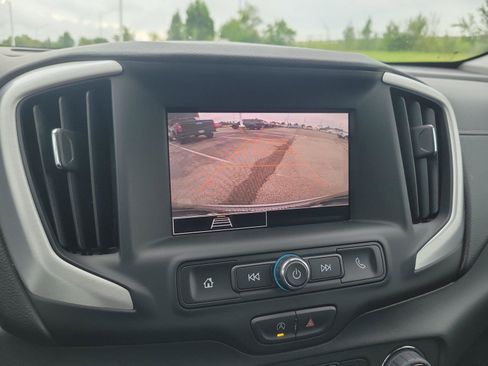 Used 2024 GMC Terrain SLE w/ Driver Convenience Package FWD image 31