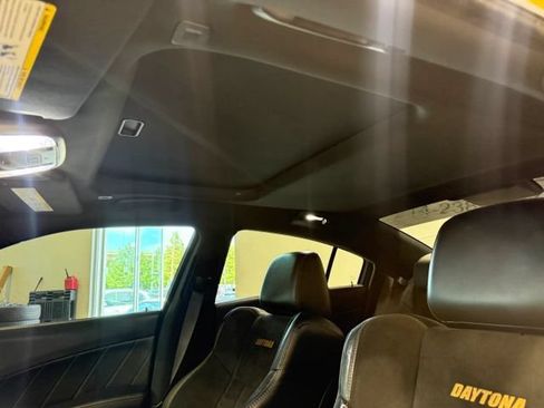 Used 2017 Dodge Charger R/T RWD image 23