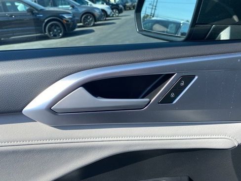 New 2025 Volkswagen Taos SE image 23