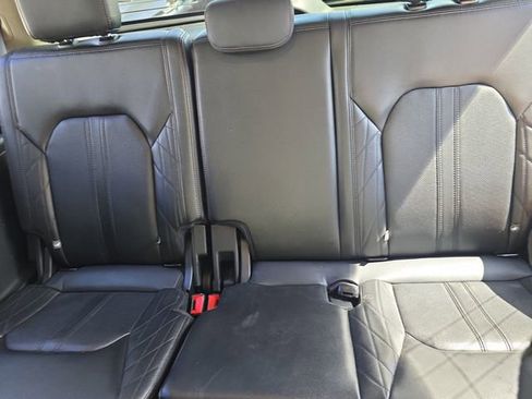 Used 2018 Ford Expedition Platinum RWD image 12