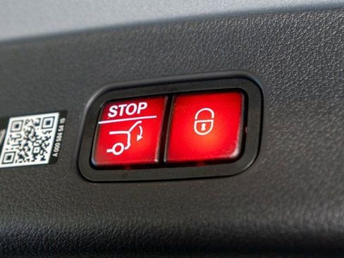 New 2025 Mercedes-Benz GLC 350e GLC 350e image 35