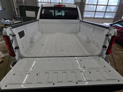 New 2026 RAM 1500 Laramie AWD/4WD image 13