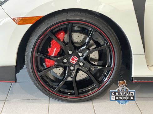 Used 2017 Honda Civic Type R image 2