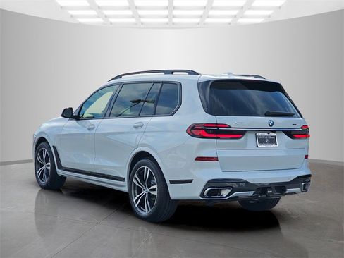 New 2026 BMW X7 xDrive40i image 4
