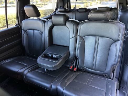 Used 2024 Jeep Wagoneer 4WD image 24