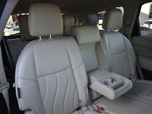 Used 2019 INFINITI QX60 Luxe w/ Essential Package image 31