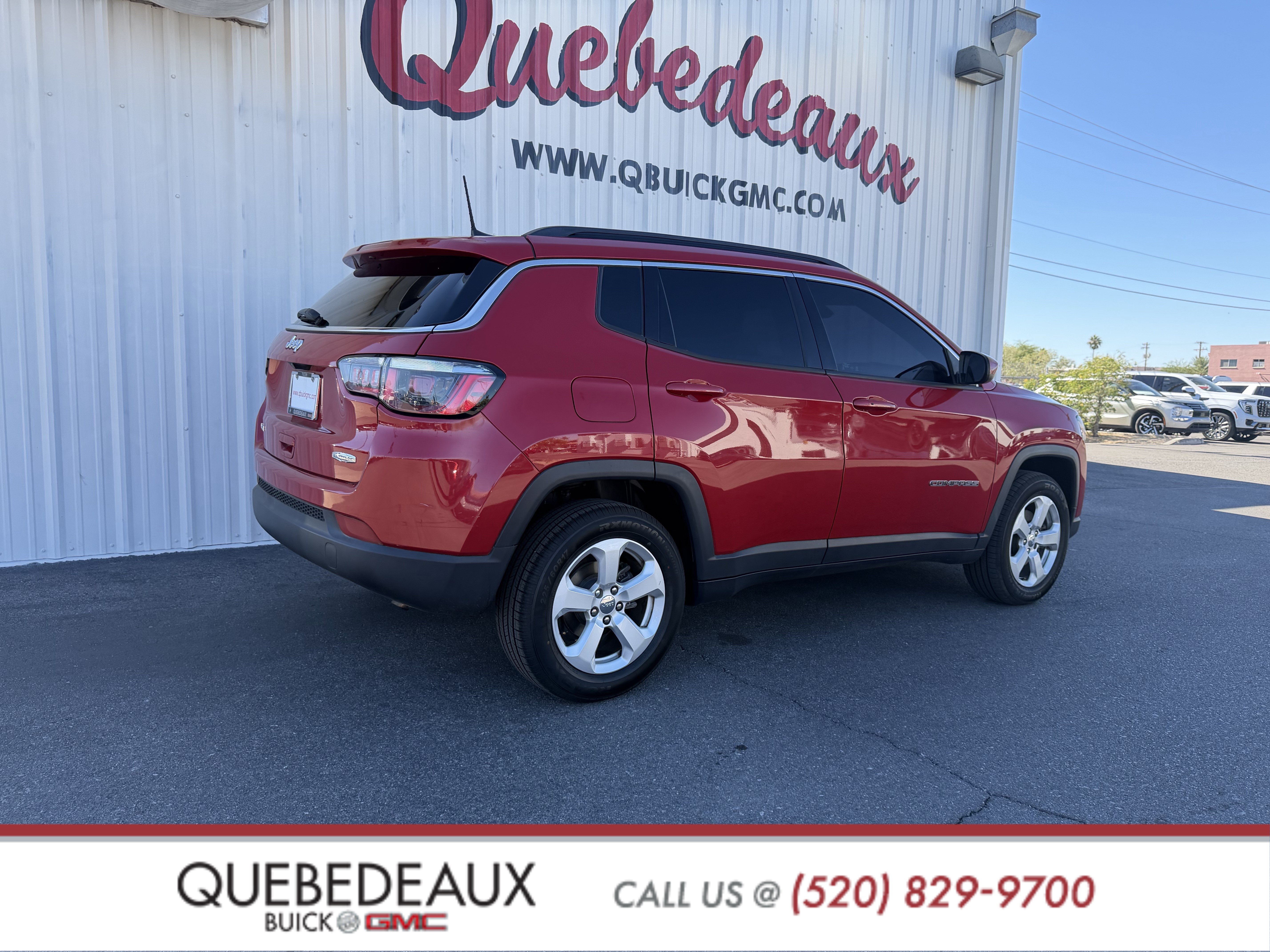 Used 2018 Jeep Compass Latitude w/ Popular Equipment Group AWD/4WD image 4