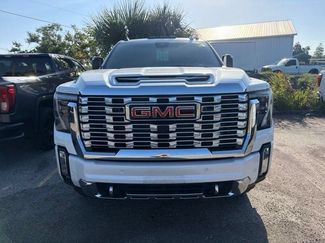 Used 2025 GMC Sierra 3500 Denali w/ Denali Reserve Package AWD/4WD video 2