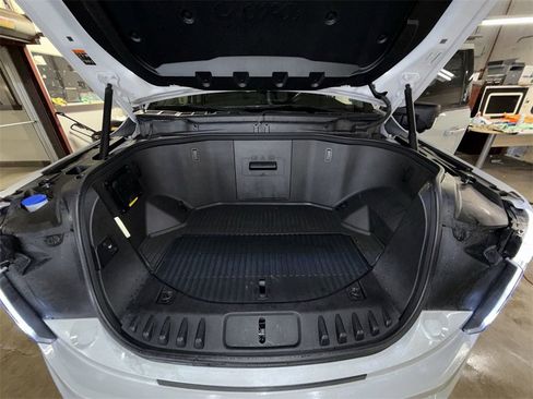 Used 2024 Ford F150 Lightning Flash image 17