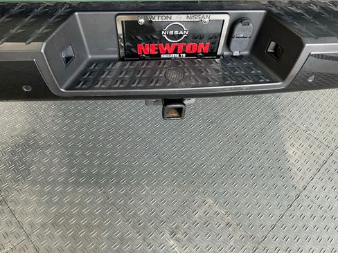 Used 2024 Nissan Titan SV w/ SV Bronze Edition Package image 11