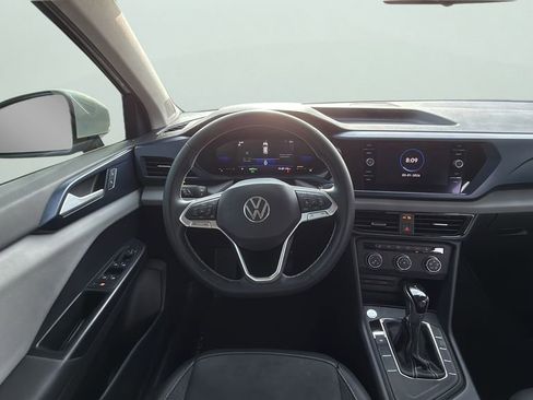 Used 2022 Volkswagen Taos SE FWD image 18