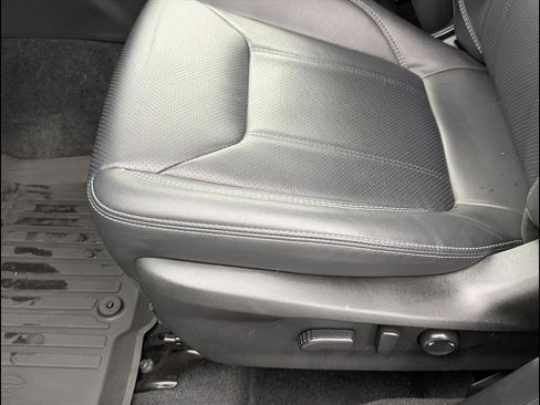 Used 2022 Subaru Forester Touring image 10