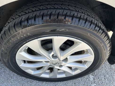 Used 2019 Nissan Sentra S w/ Appearance Package FWD image 12