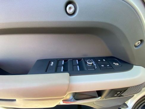 Used 2022 Land Rover Defender 110 XS Edition image 12