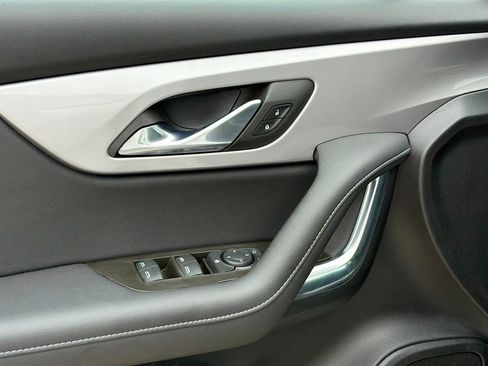 Used 2023 Chevrolet Blazer LT FWD image 19