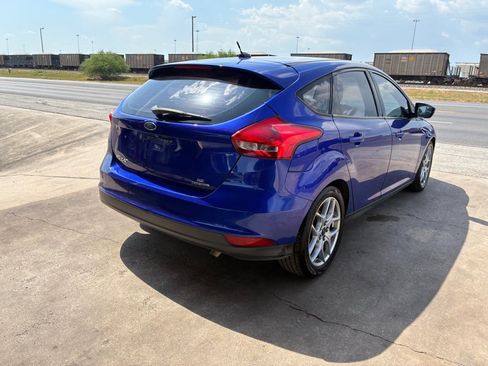 Used 2015 Ford Focus SE w/ Equipment Group 201A FWD image 9