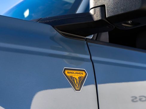 Used 2023 Ford Bronco Badlands image 11