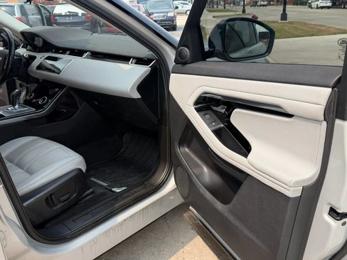 Used 2020 Land Rover Range Rover Evoque S AWD/4WD image 19