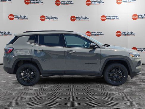 New 2026 Jeep Compass Latitude AWD/4WD image 4