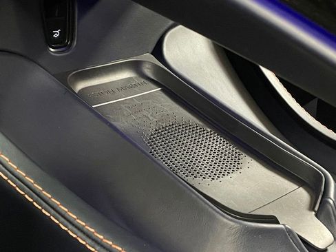 Used 2022 Aston Martin DBX AWD/4WD image 43