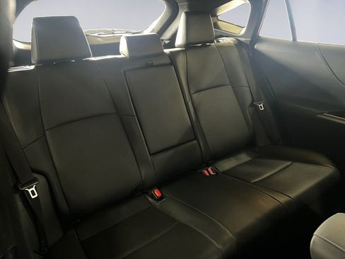 Used 2021 Toyota Venza XLE w/ Softex Package image 18