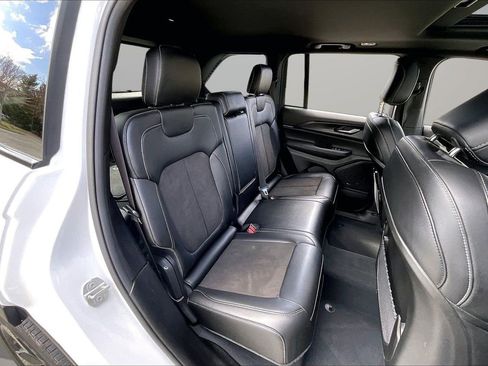 Certified 2023 Jeep Grand Cherokee Altitude image 25