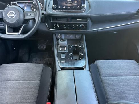Used 2021 Nissan Rogue S FWD image 4