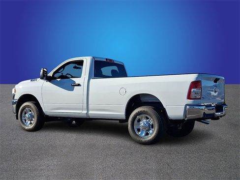Used 2024 RAM 2500 Tradesman w/ Chrome Appearance Group image 6