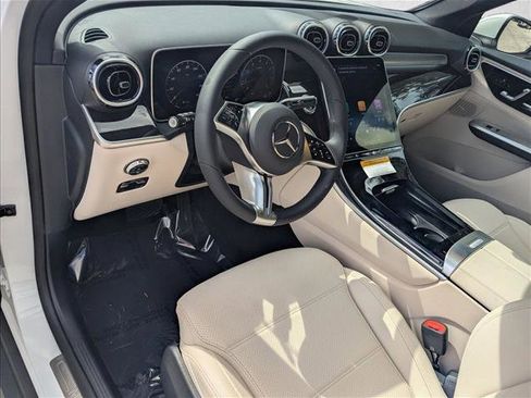 Used 2026 Mercedes-Benz GLC 300 image 3