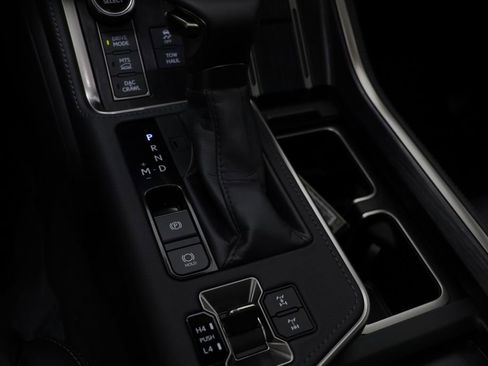 Used 2025 Lexus GX 550 image 14