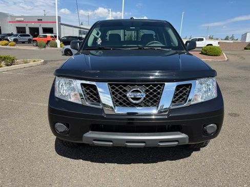 Used 2018 Nissan Frontier SV AWD/4WD image 2