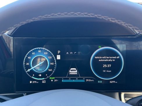 Used 2025 Hyundai Elantra SEL image 19