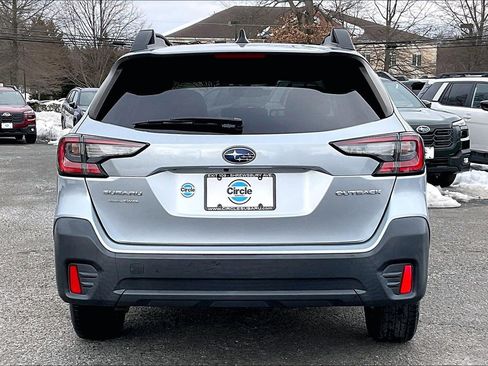 Certified 2022 Subaru Outback Premium image 4