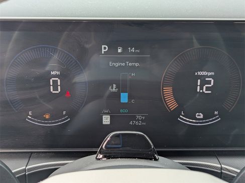 Certified 2025 Hyundai Santa Fe SEL image 9