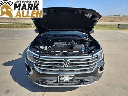 Used 2025 Volkswagen Atlas SE AWD/4WD image 29
