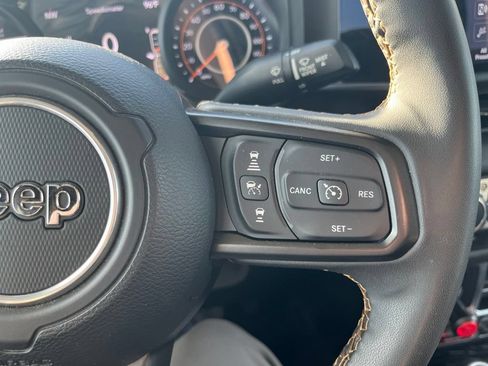 Used 2024 Jeep Gladiator Sport AWD/4WD image 15