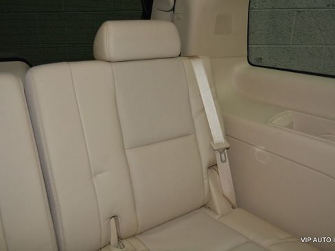 Used 2007 Cadillac Escalade AWD w/ Information Package image 30
