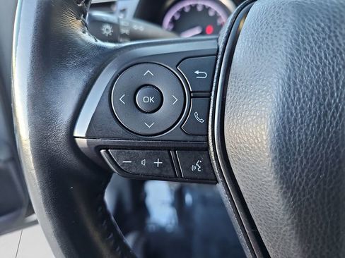 Used 2022 Toyota Camry SE image 11