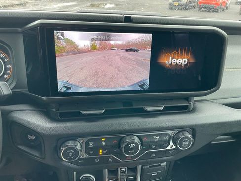 New 2026 Jeep Gladiator Sport AWD/4WD image 13