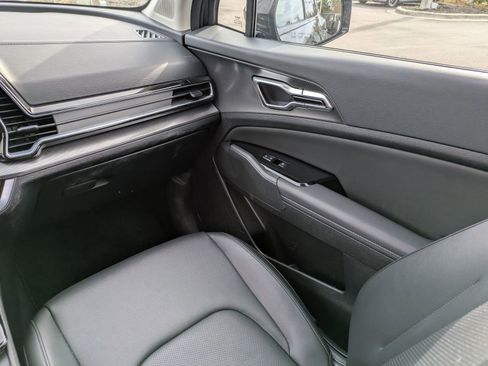 Certified 2025 Kia Sportage SX image 19
