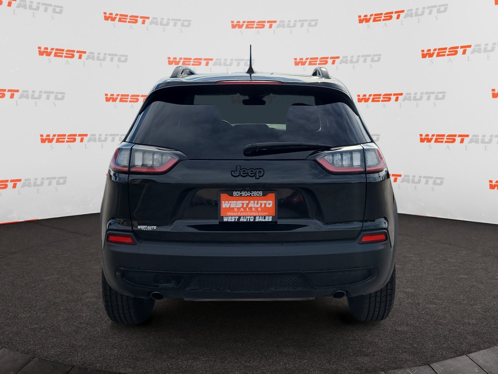 Used 2022 Jeep Cherokee Latitude w/ Sun & Sound Group AWD/4WD image 4