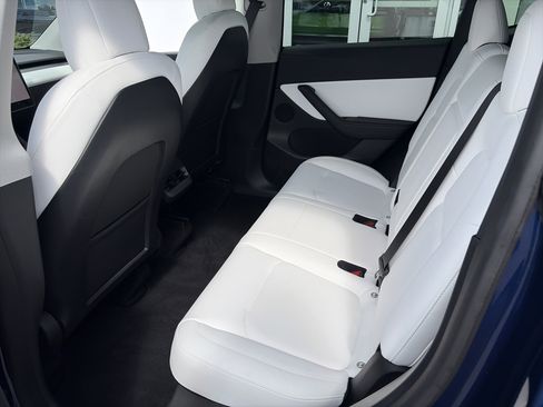 Used 2022 Tesla Model Y Long Range AWD/4WD image 20