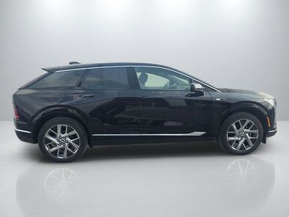 New 2026 Cadillac Optiq Luxury 1