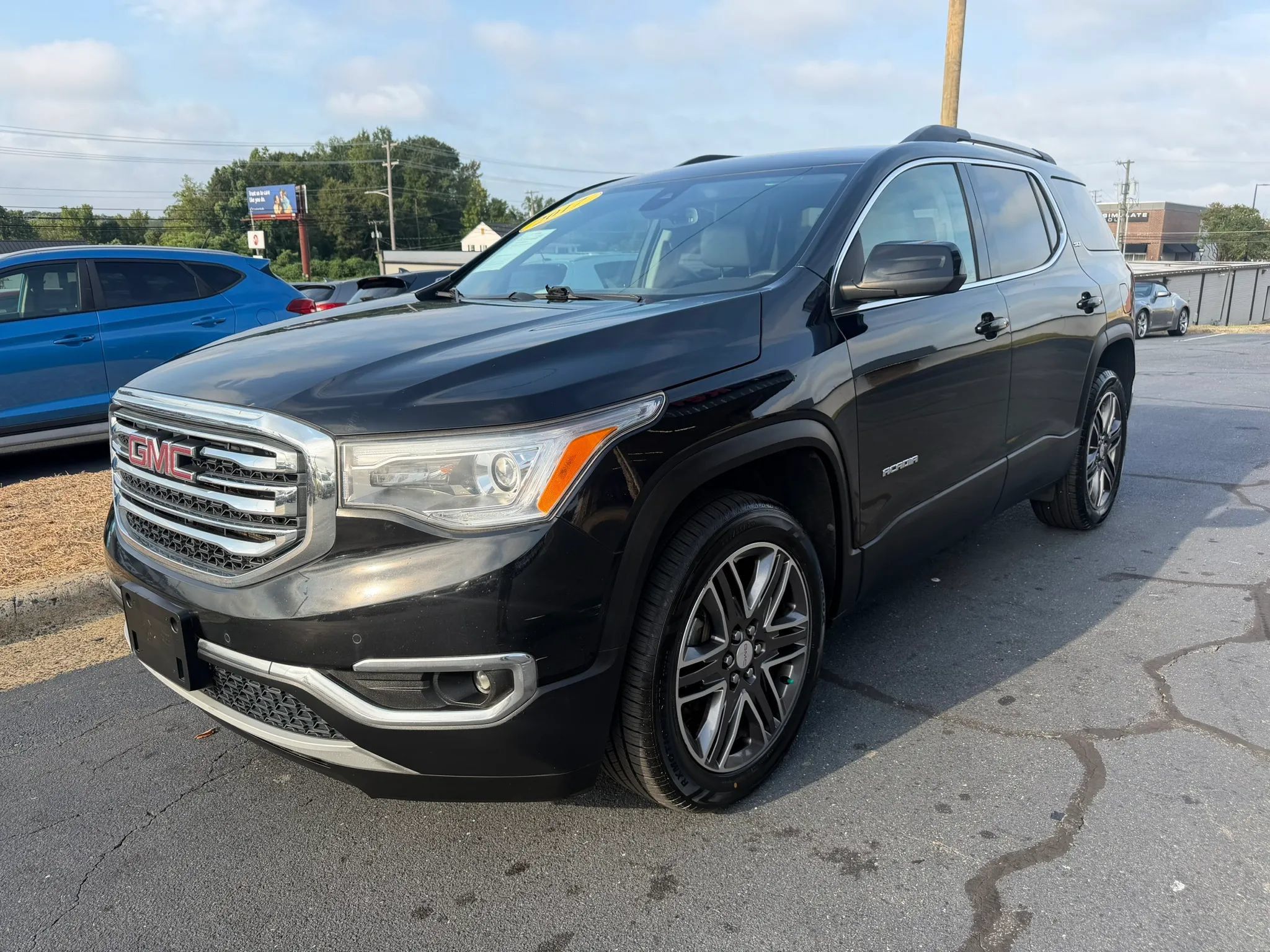 Used 2019 GMC Acadia SLT FWD image 3