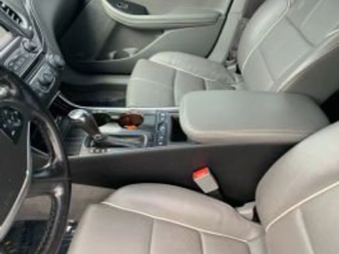 Used 2017 Chevrolet Impala Premier w/ Enhanced Convenience Package image 9